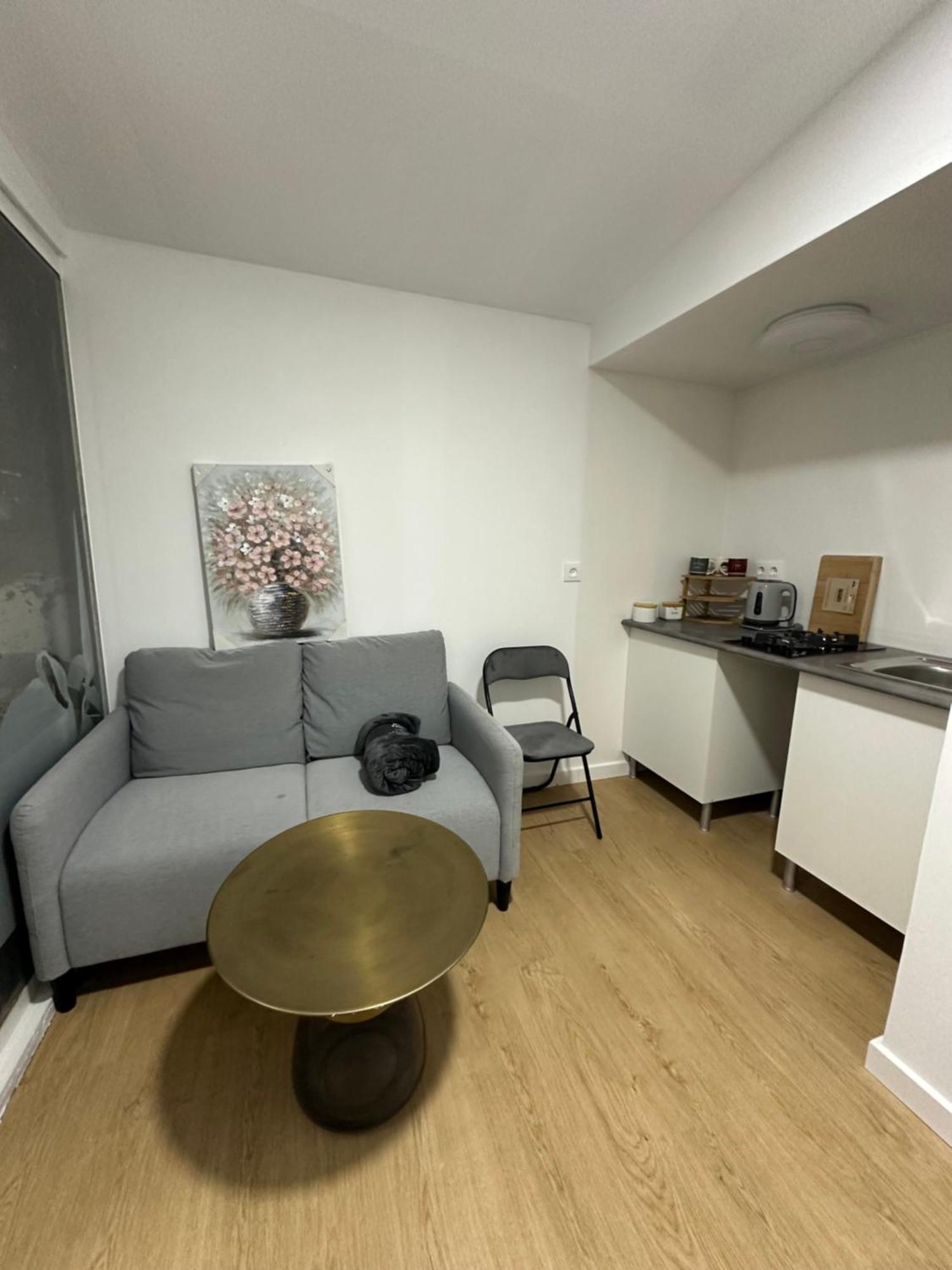 Alquilo Mini Departamento Apartamento Sant Boi de Llobregat Exterior foto